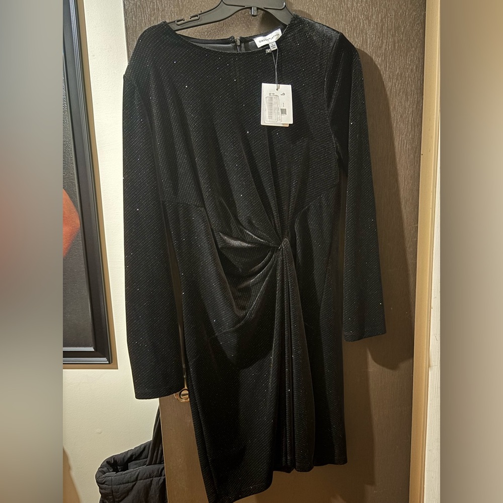 Gibson Latimer Black Long Sleeve Dress with Twist Detail